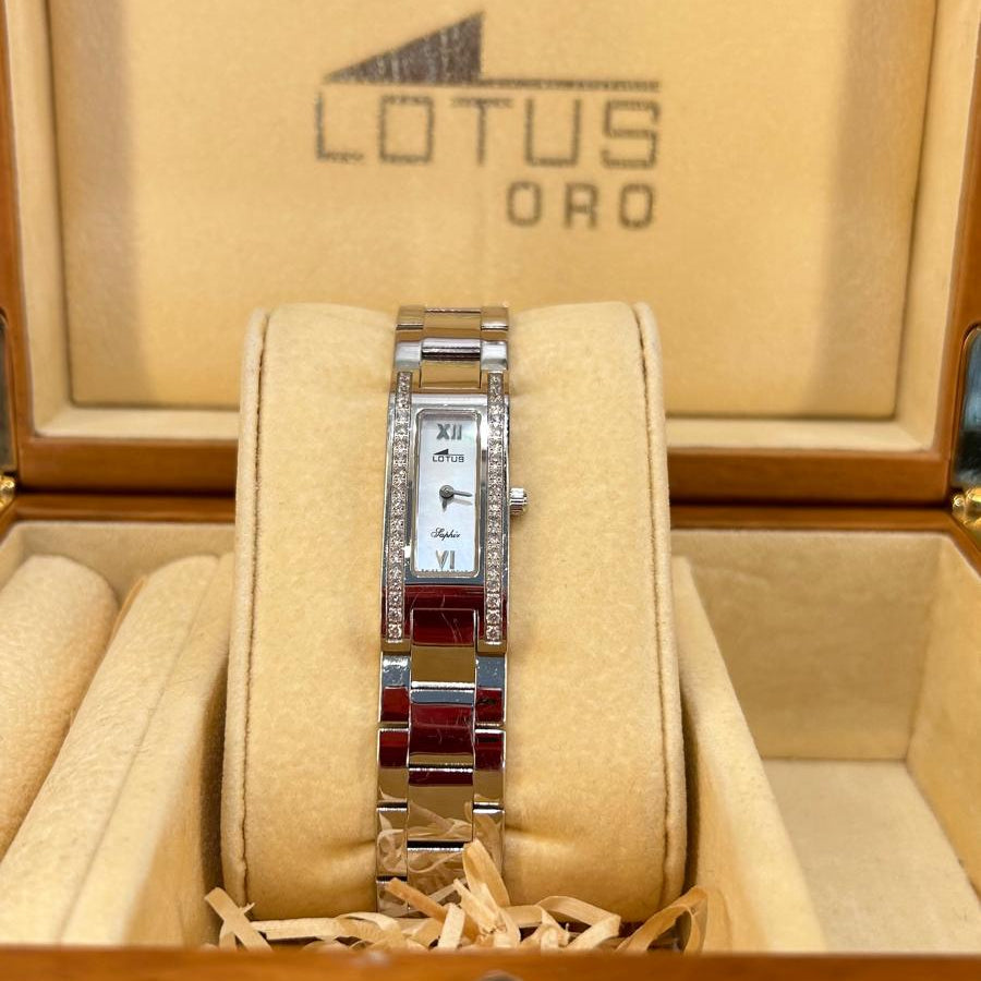 RELOJ DE MUJER ORO  BLANCO 18 KL Y BRILLANTES MARCA LOTUS