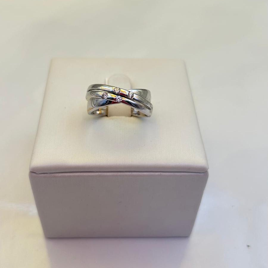 Anillo de Oro blanco de 18kl