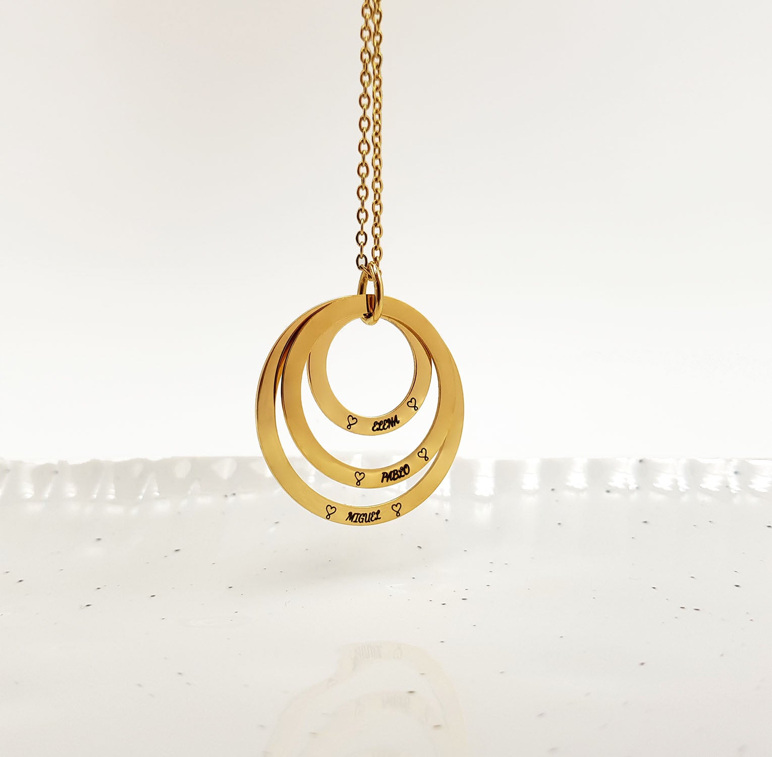 Colgante Alicia - Acabado Oro (Personalizable)