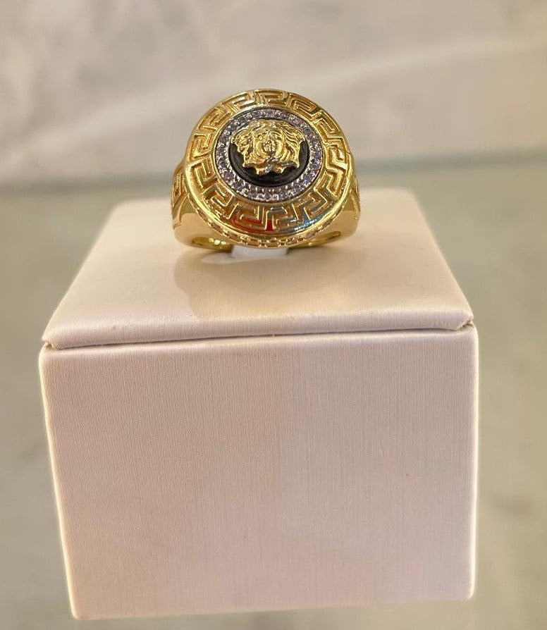 Anillo Modelo Versace. Oro 18 kl