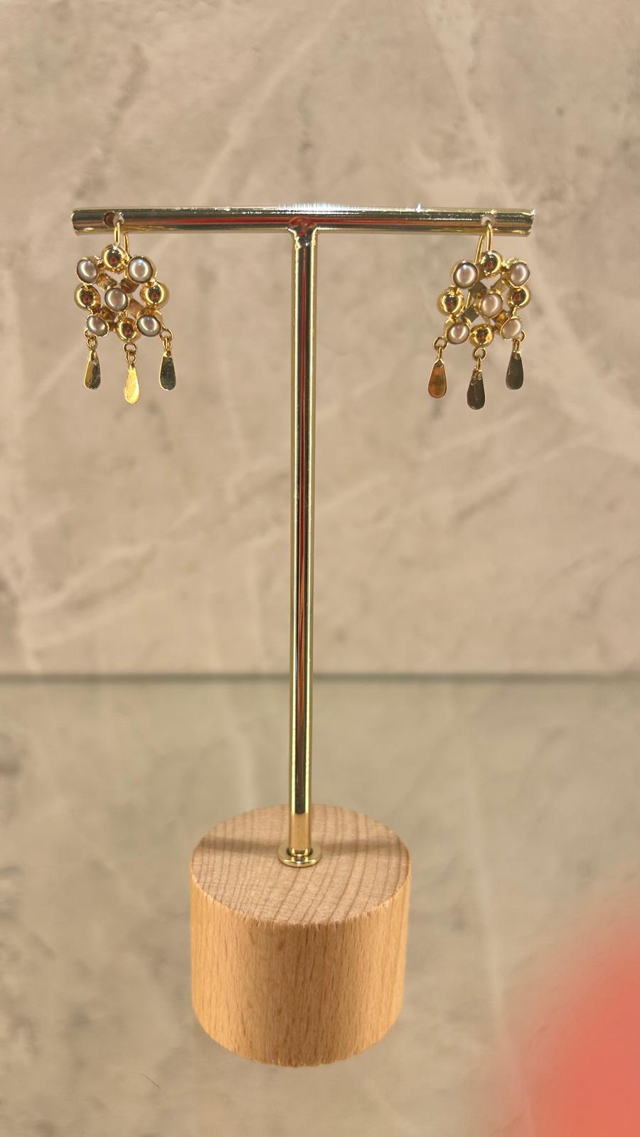 Pendientes con perlitas en Oro 18k