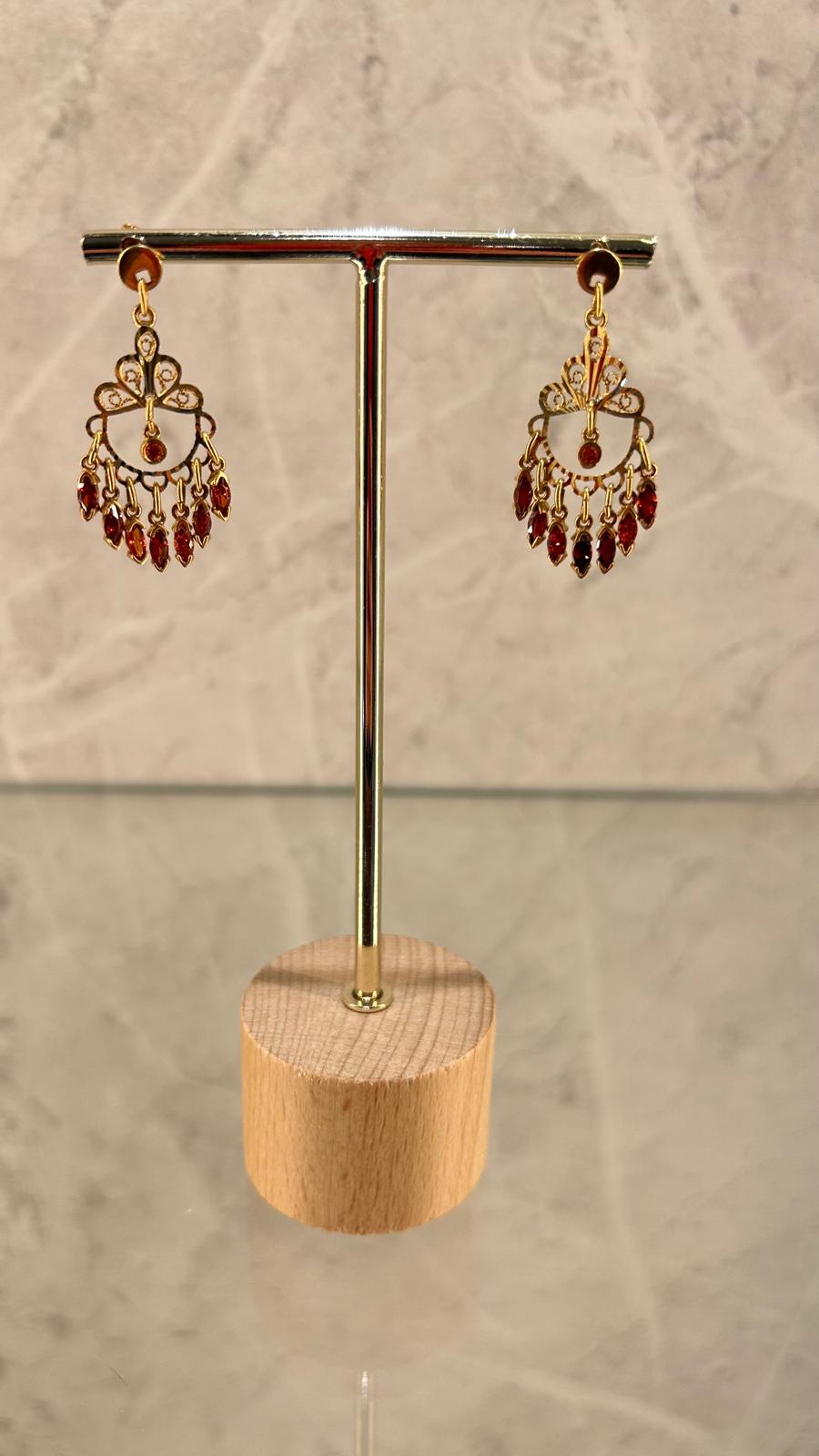 Pendientes labrados en Oro 18k