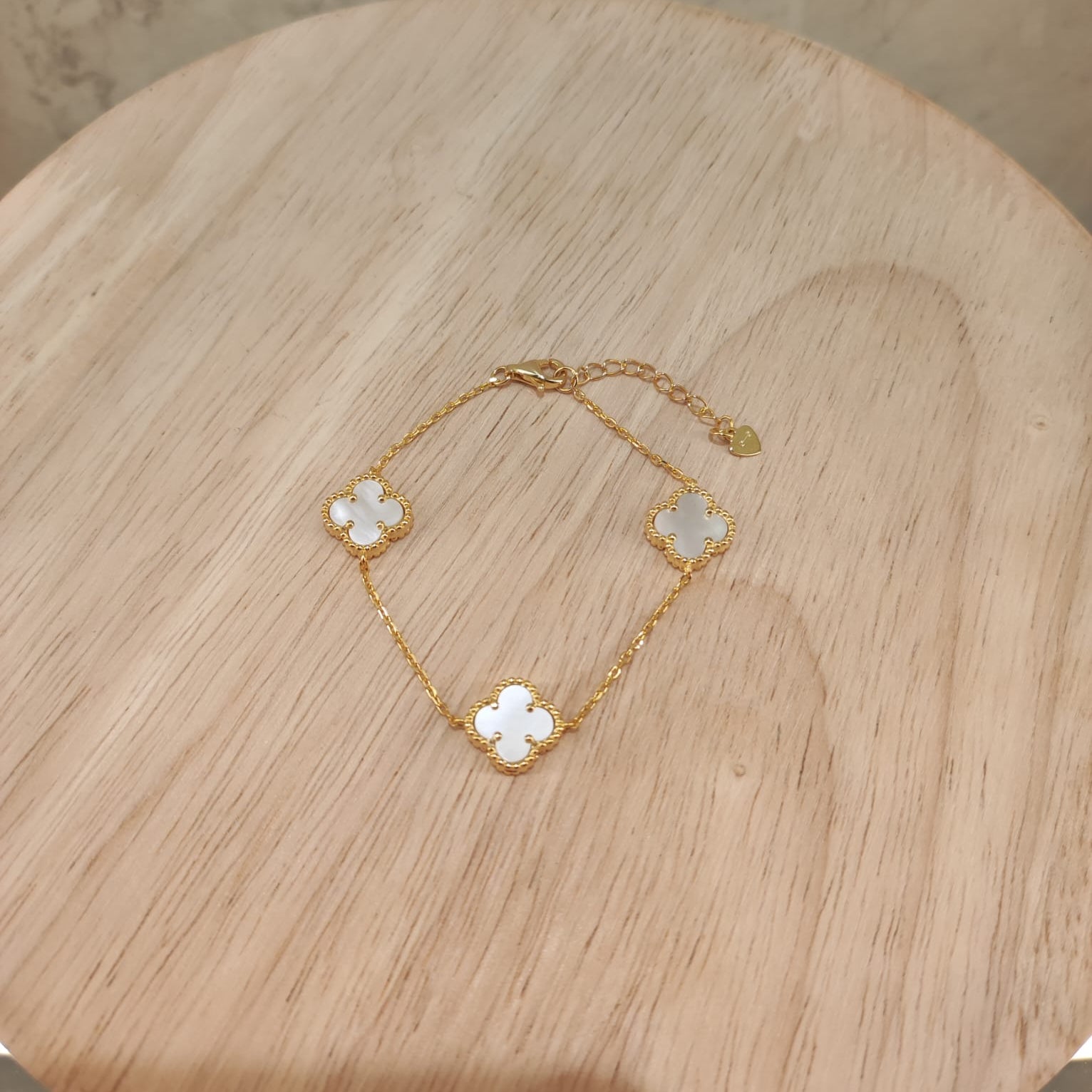 Pulsera de plata MALIZZIA con tres flores blancas