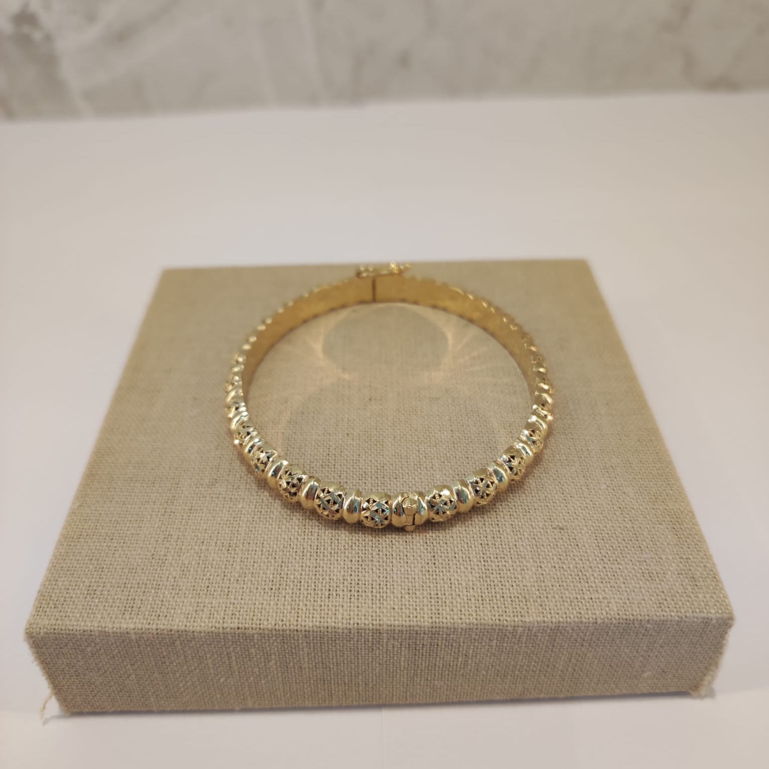 Pulsera rigida de niña en oro de 18 kl