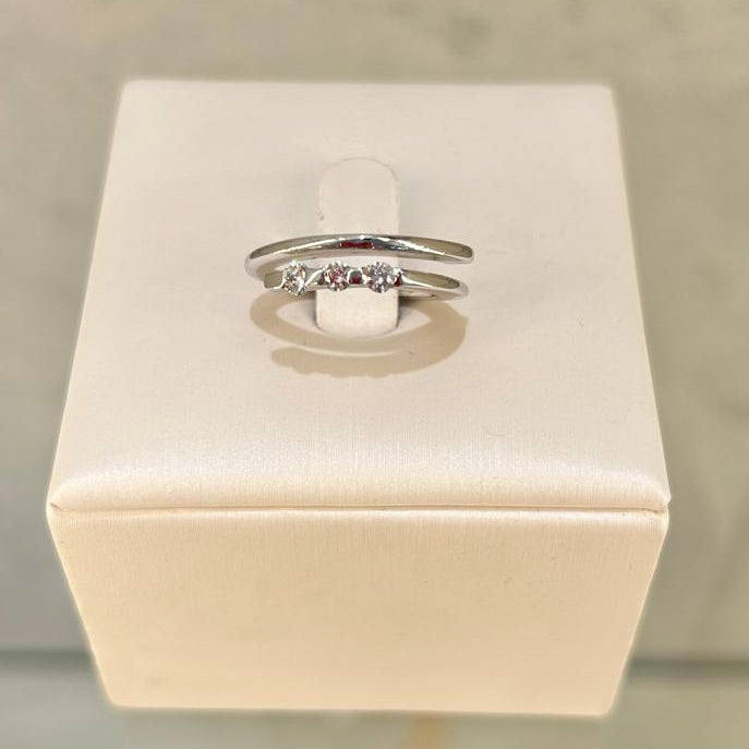 Anillo de oro 18kl con diamantes