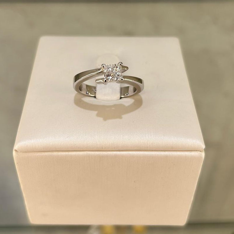 Sortija oro 18kl con diamantes