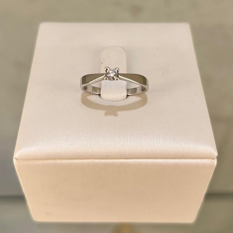 Sortija de oro 18kl con diamantes