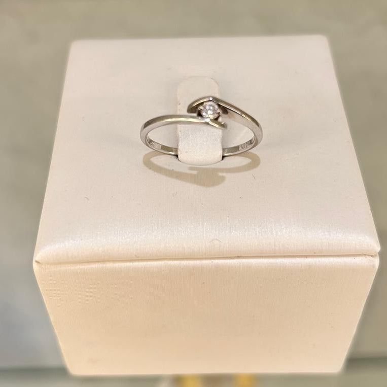 Sortija de oro 18kl con diamantes