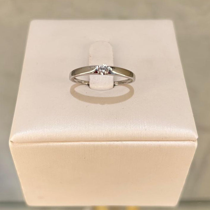 Sortija de oro 18kl con diamantes