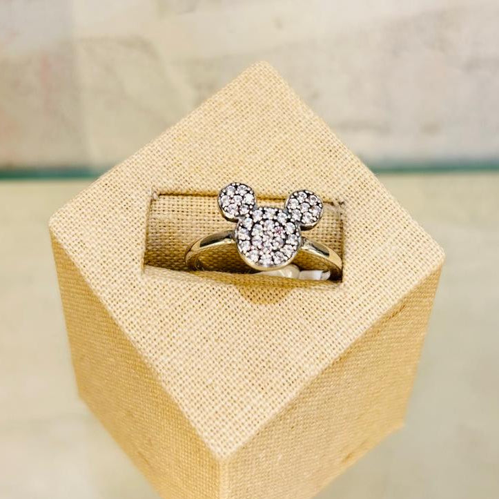 Anillo de plata con circonitas