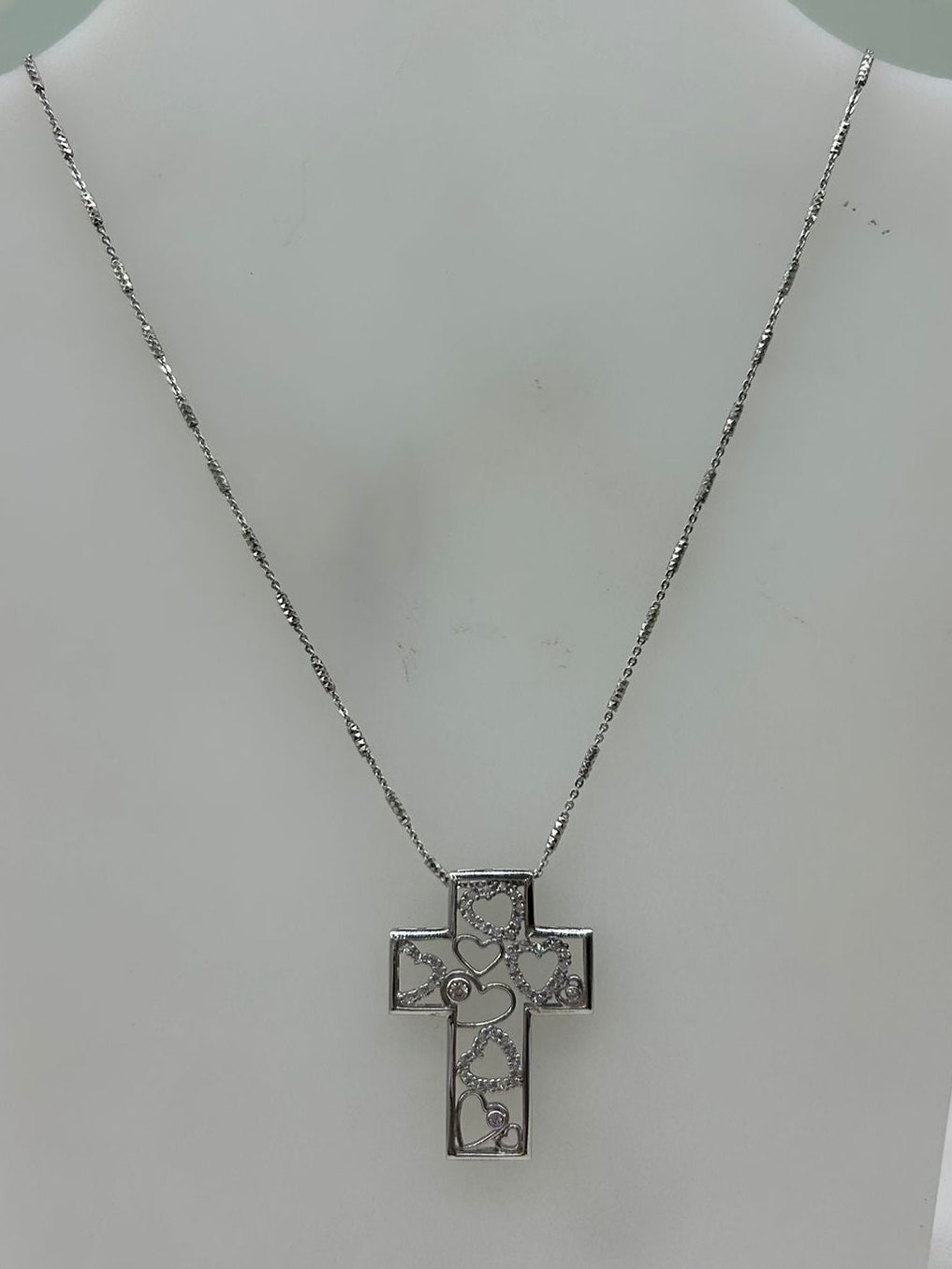 Gargantilla cruz