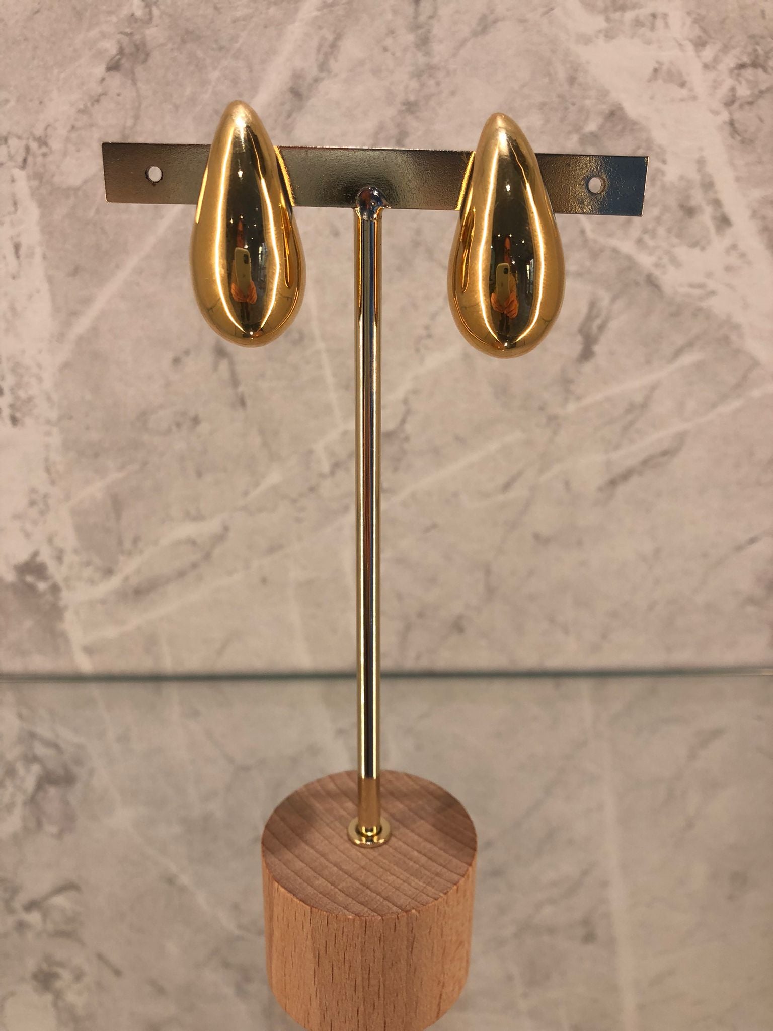 Pendientes forma de gota grande en oro de 18 kl